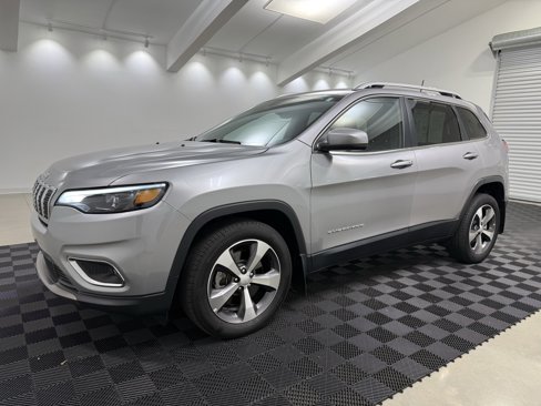 Used 2020 Jeep Cherokee Limited image 3