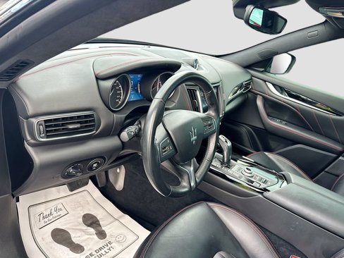 Used 2019 Maserati Levante image 11
