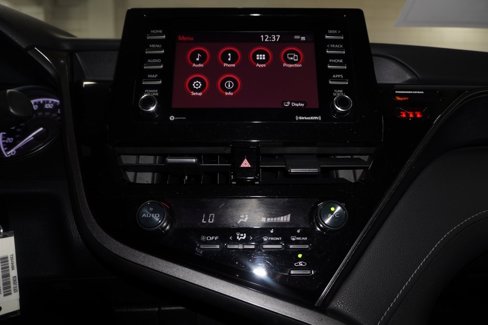 Certified 2021 Toyota Camry SE image 18
