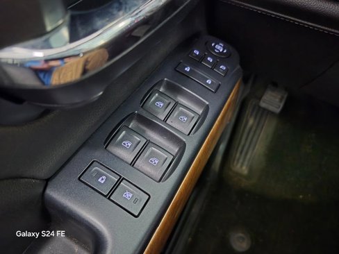 Used 2014 Chevrolet Silverado 1500 LTZ image 24