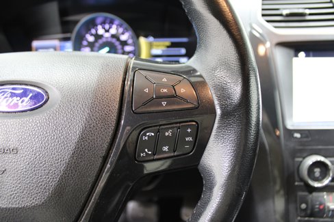 Used 2019 Ford Explorer XLT w/ Equipment Group 202A image 12