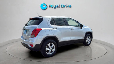 Used 2022 Chevrolet Trax LS w/ Tint and Cruise Package image 6