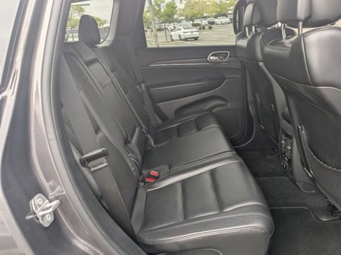Used 2018 Jeep Grand Cherokee Limited w/ Trailer Tow Group IV image 18
