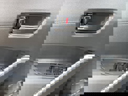 Certified 2022 Toyota Corolla Cross LE w/ Moonroof Package image 10