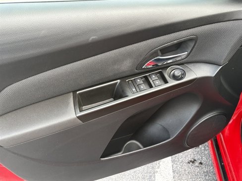 Used 2014 Chevrolet Cruze LT image 18