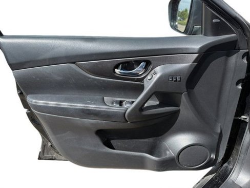 Used 2019 Nissan Rogue SV w/ Premium Package image 17