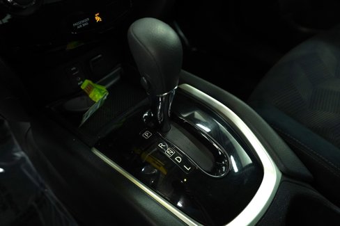 Used 2016 Nissan Rogue SV image 27