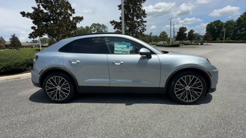New 2025 Porsche Macan Electric image 9
