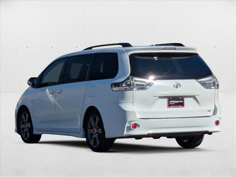 Used 2015 Toyota Sienna SE Premium image 8