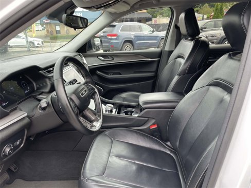Used 2022 Jeep Grand Cherokee Limited image 13