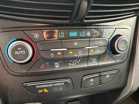 Used 2019 Ford Escape SE image 22