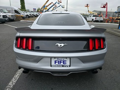 Used 2016 Ford Mustang Premium image 4