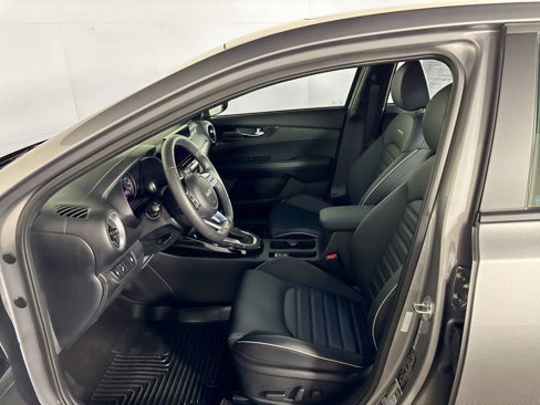 Used 2024 Kia Forte GT-Line w/ GT-Line Premium Package image 11