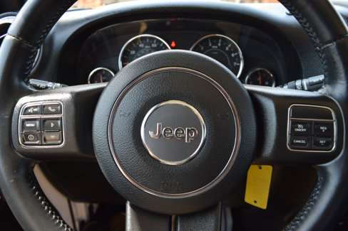 Used 2015 Jeep Wrangler Unlimited Sahara w/ Connectivity Group image 19