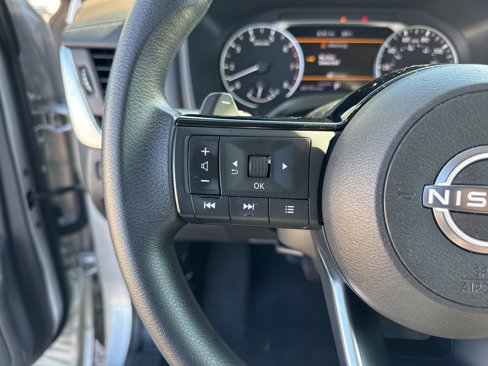 Used 2023 Nissan Rogue SV image 16