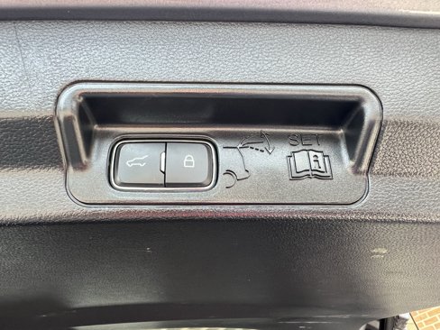 Used 2022 Ford Explorer XLT w/ Equipment Group 202A image 51