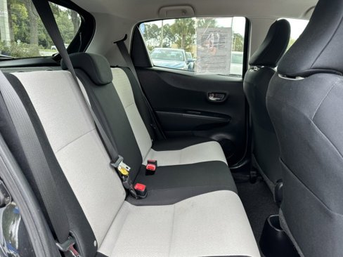Used 2012 Toyota Yaris L image 20