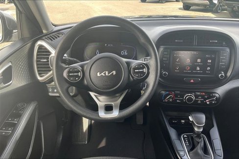 Used 2024 Kia Soul LX w/ Option Group 015 image 5