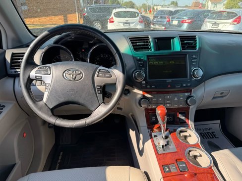 Used 2011 Toyota Highlander Limited w/ Tow Pkg image 31