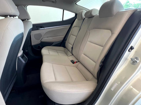 Used 2017 Hyundai Elantra SE image 10