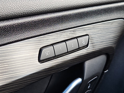 Certified 2022 GMC Terrain SLT w/ Infotainment Package II image 26