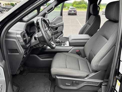 Used 2024 Ford F150 XLT image 3