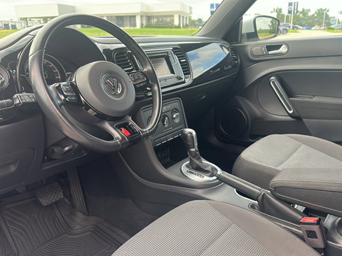 Used 2019 Volkswagen Beetle 2.0T S image 12