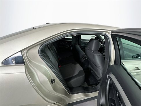 Used 2018 Ford Taurus SEL image 24