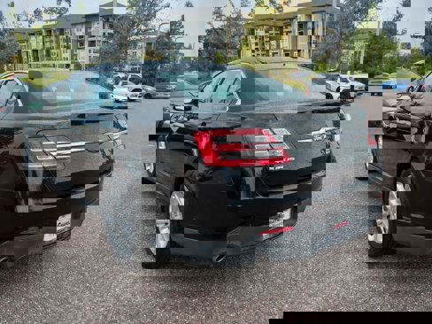 Used 2016 Ford Taurus SEL image 4