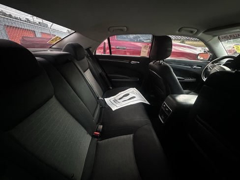 Used 2019 Chrysler 300 Touring w/ Sport Appearance Package image 27