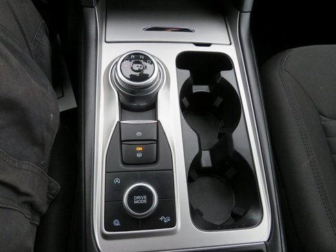 Used 2020 Ford Explorer XLT w/ Comfort Package image 17