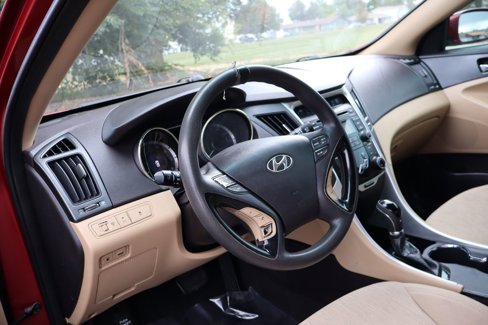 Used 2012 Hyundai Sonata GLS image 15