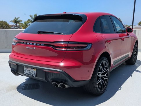 Certified 2022 Porsche Macan S image 10