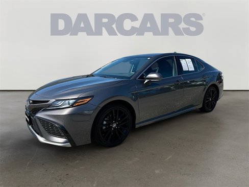 Used 2023 Toyota Camry XSE image 3