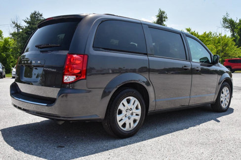 Used 2018 Dodge Grand Caravan SE image 4