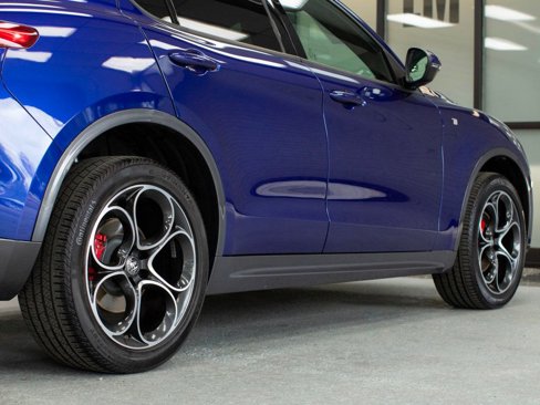 Used 2022 Alfa Romeo Stelvio Ti image 37