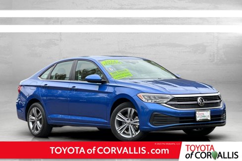 Used 2024 Volkswagen Jetta SE image 1
