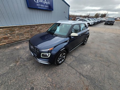 Used 2021 Hyundai Venue image 2