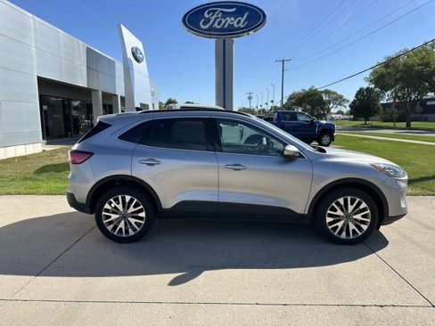 Used 2022 Ford Escape Titanium image 6