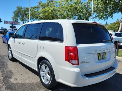 Used 2013 Dodge Grand Caravan SE image 12