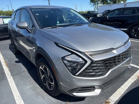 Used 2023 Kia Sportage LX image 2