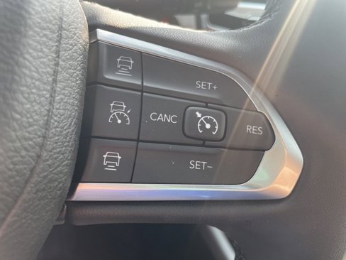 New 2025 Jeep Compass Limited image 23