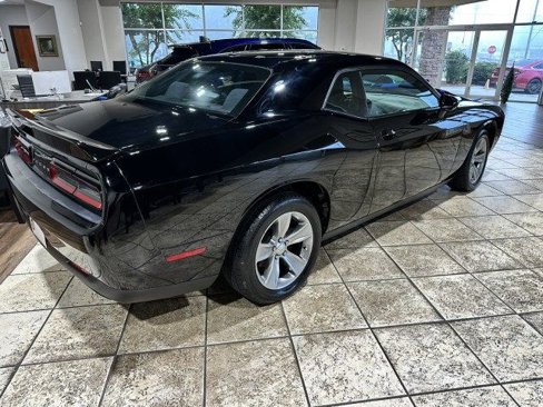 Used 2016 Dodge Challenger SXT image 5