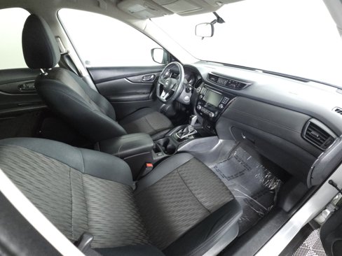 Used 2018 Nissan Rogue SV image 14