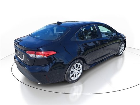 Used 2023 Toyota Corolla LE image 4
