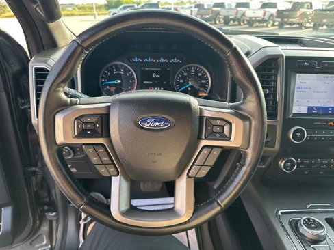 Used 2021 Ford Expedition XLT image 18