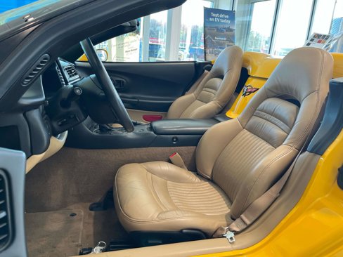 Used 2002 Chevrolet Corvette Convertible w/ Preferred Equipment Group2 image 9