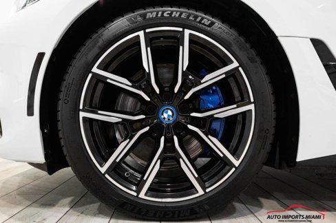Used 2022 BMW i4 eDrive40 w/ M Sport Package image 95