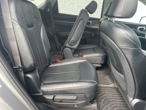 Used 2021 Kia Sorento EX image 16