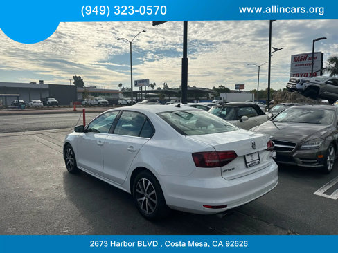 Used 2017 Volkswagen Jetta SE image 4